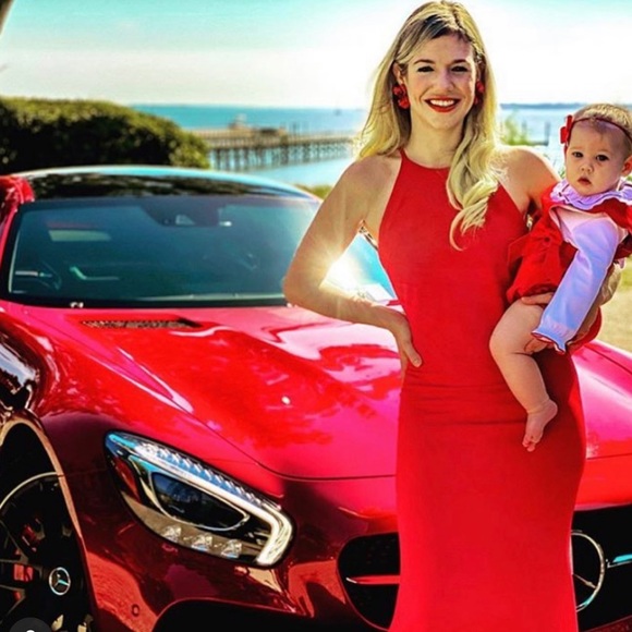 Meet your Posher, Kelley - Picture 2 of 4